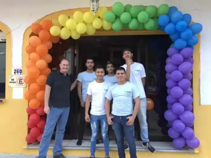 La cantina bar se abre en el primer piso de no Way Jose! Restaurante Bar la cantina