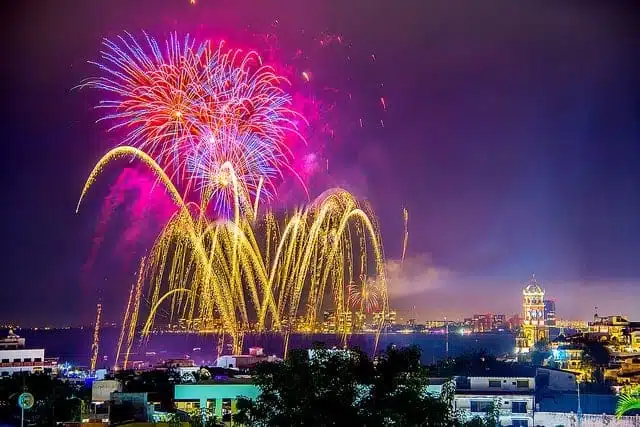 Año Nuevo 2026 en Puerto Vallarta: Guía completa NYE Puerto Vallarta