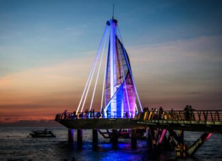 Puerto Vallarta en la lista de los 10 mejores destinos para viajar tras la pandemia Muelle de Puerto Vallarta