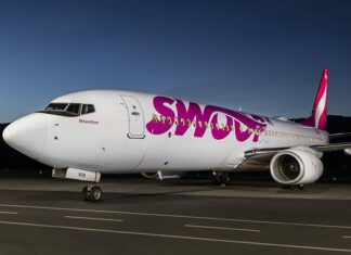 La aerolínea canadiense Swoop anuncia un nuevo vuelo directo a Puerto Vallarta avión de swoop
