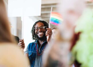 AsylumConnect ofrece recursos para personas LGBTQ que viajan a través de México para solicitar asilo en EE. UU.