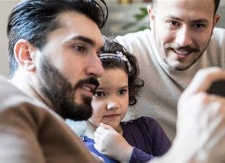 ¿Parejas del mismo sexo que quieren adoptar? Puede ser difícil en Puerto Vallarta Adopción del mismo sexo