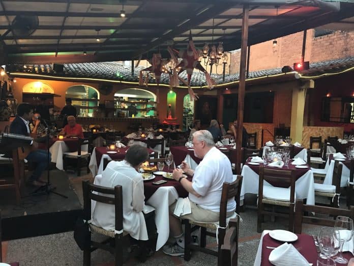 Investigación del Centro Universitario de la Costa arroja que el turista LGBT promedio se hospeda entre 7 y 10 días en PV. Adivina cuánto gasta…