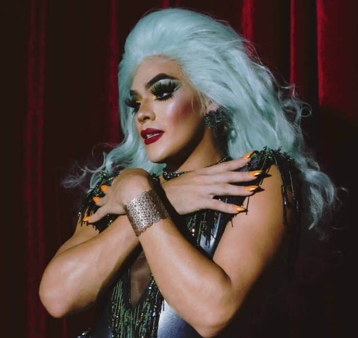 El número del entretenimiento 13.00 h - Pride with Us Amsterdam con Mizz Peaches