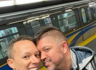 Hilton Puerto Vallarta ofrece boda gratis a la pareja abandonada en el altar por Sheraton Josh Rimer and his fiancé Heath Busse