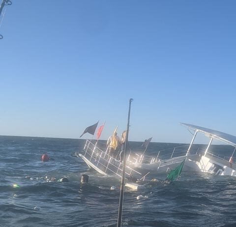 Pasajero comparte fotos y su experiencia sobre el hundimiento del barco de fiesta PV Delice