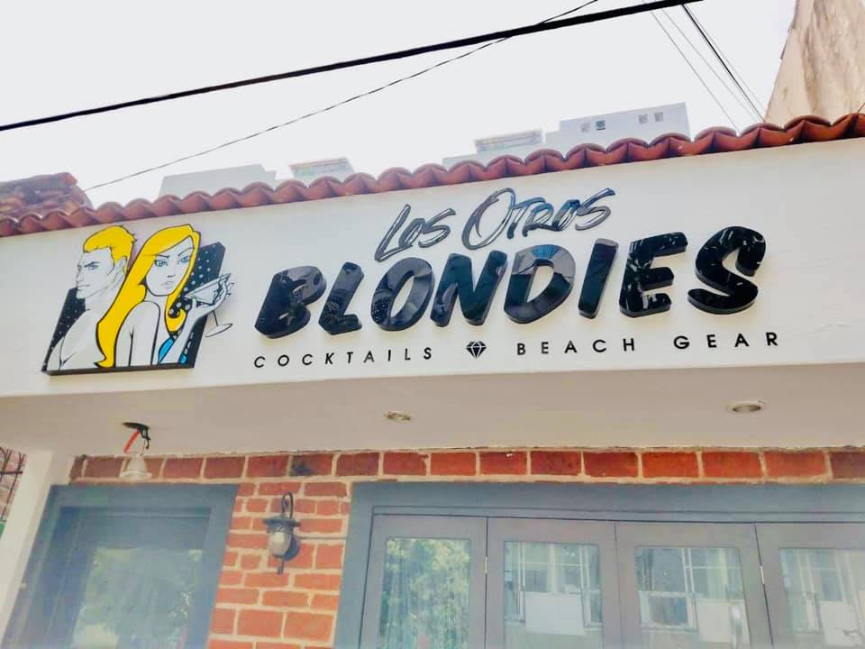 Los Otros Blondies