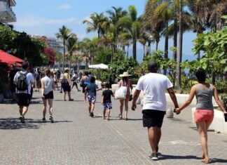 A pesar del Covid-19, el turismo se mantiene fuerte para la temporada de verano Turismo y covid-19 en PV