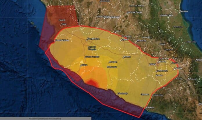 De acuerdo con el #AtlasNacionalDeRiesgos , el sismo de 6.9 grados con epicentro en Coalcomán, #Michoacan a las 01:16, fue sentido por alrededor de 38.7 millones de personas en 12 estados de la república. 🔗 atlasnacionalderiesgos.gob.mx #terremoto #puertovallarta #puertovallartaterremoto