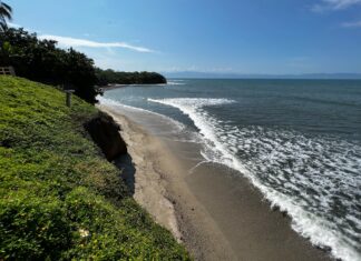 Seis villas de lujo, ideales para su próximo retiro en Punta Mita, México Playa de Punta Mita