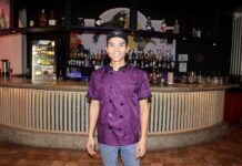 Let’s Pho lleva la cultura vietnamita a Puerto Vallarta Conozca a Charlie Huynh, propietario y chef de Let's Pho PV y nuevo residente de Puerto Vallarta. i