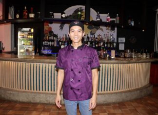 Let’s Pho lleva la cultura vietnamita a Puerto Vallarta Conozca a Charlie Huynh, propietario y chef de Let's Pho PV y nuevo residente de Puerto Vallarta. i