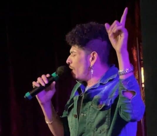 Así que cree que puede alzarse con la corona de nuevo talento mientras 30 competidores luchan por el título Introducing January 8th Preliminary Show contestant Edgar Omar Patiño Zavala. Edgar is from a small town in Guerrero, Mexico. He has been performing with his family music group since 2010. Edgar's specialty is Mexican ballads and classical music.