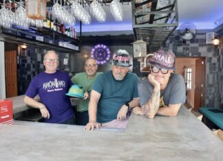 Túnel Bar abre sus puertas en Emiliano Zapata Oriente Los propietarios de The Tunnel Bar (de izquierda a derecha) Roger, Bryan, Sugarbaker y Tamale. Foto de Oscar Almeida.