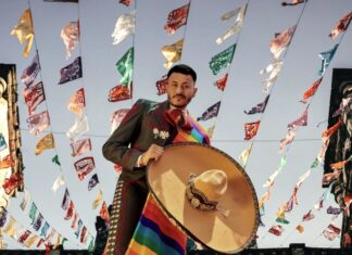 Nombran a Alberto Cuevas semifinalista de La Voz de Zapopan 2023 Alberto Cuevas, El Diamante de México y el charro cantante gay de Puerto Vallarta. Foto de Oscar Almeida.