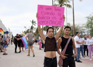 Fotos: Vallarta celebra el Día Internacional contra la Homofobia, Lesbofobia, Transfobia y Bifobia Algunas fotos de manifestantes en el Día Internacional contra la Homofobia, Lesbofobia, Transfobia y Bifobia en Puerto Vallarta 2023 17 de mayo #lgbtq #queer #lgbtrights. Fotos de Oscar Almeida.