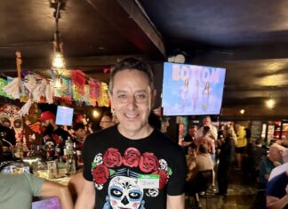 Fotos: San Valentín Gay Mixer en La Catrina Cantina Juan Alvarado Gonzalez welcomed more than 140 people at the Gay Mixer held on Feb. 14 at La Catrina Cantina. Photo by Oscar Almeida.