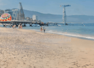 Fiesta del Orgullo en la Playa de Puerto Vallarta, sábado 25 de mayo The beach in front of Daiquiri Dicks will be transformed into the ultimate party beach on Saturday, May 25, from noon to 10 p.m., with the presence of a spectacular stage mounted on the sand, and large screens will project stunning visuals that will transport attendees into a world of color and excitement, while the beats of talented DJs will keep the crowd in constant motion. You'll be able to enjoy the beach fun and hop over to the Lazaro Cardenas Park to watch the entertainment there as well.