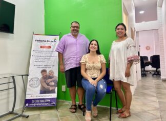 El Centro Comunitario Gay+ de Vallarta obtiene una nueva sede y añade un miembro a su junta directiva (left to right) Pedro Lopez, executive director; Dr. Ashlee Hernandez Castellón, medical director and Nurse Fatima Farias Martinez. Photo by Oscar Almeida.