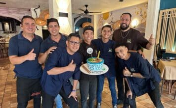 Let’s Pho Finalista al Premio a la Mejor Cocina Especializada en los Premios Somos Puerto Vallarta lets pho we are pv