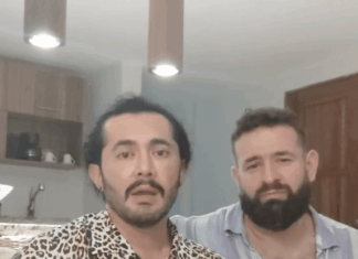 La Comisión de Derechos Humanos de Jalisco concluye que la policía de Puerto Vallarta vulneró los derechos de una pareja gay El Dr. Juan Manuel López y Christopher Duifhuis Rivera, una pareja gay de San Luis Potosí, México, estaban de vacaciones en Puerto Vallarta, México, cuando fueron maltratados por la policía local. Foto capturada del vídeo de Facebook.