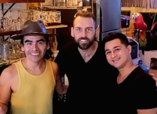 Encanto Quebequense y Hospitalidad Mexicana en Jardin Cafe Lounge (left to right) Omar, Wesley and Carlos. Photo by Zia Ahmad.
