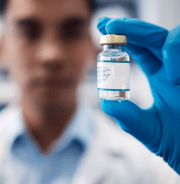 Vacuna contra Mpox autorizada en México para adultos en alto riesgo Photo illustration of the mpox vaccine. Photo from YayImages.