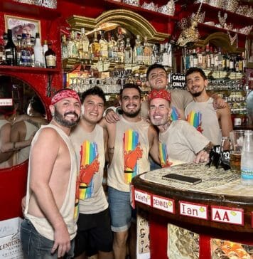 Reinas Celebra 14 Años Reinas Bar Celebrates 14 Years