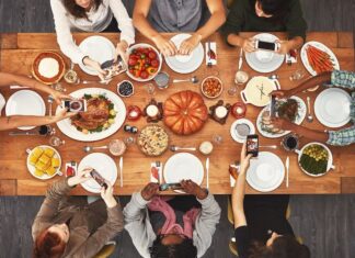 Celebre el Día de Acción de Gracias en Vallarta: Una Guía Deliciosa de Restaurantes Locales Thanksgiving stock photo, courtesy of YaYaImages.