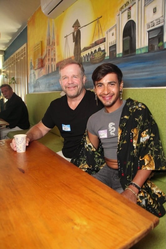 Encuentro gay en Let's Pho