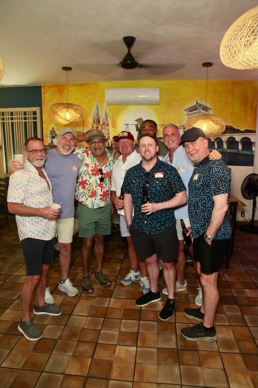 Encuentro gay en Let's Pho
