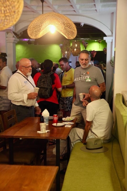 Encuentro gay en Let's Pho