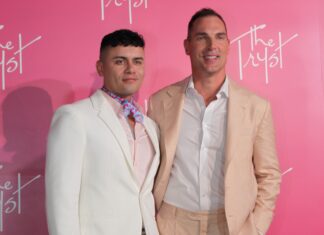 Tristan Schukraft, empresario hotelero de Puerto Vallarta, se une al programa «Below Deck» de Bravo Melvin Alexander (a la izquierda, la pareja de Tristan) y Tristan. Foto de Michael Fluck
