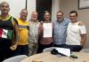 El Centro Comunitario Vallarta Gay+ rinde homenaje a Mikel Álvarez por sus contribuciones VGCC board siging AC papers at notario