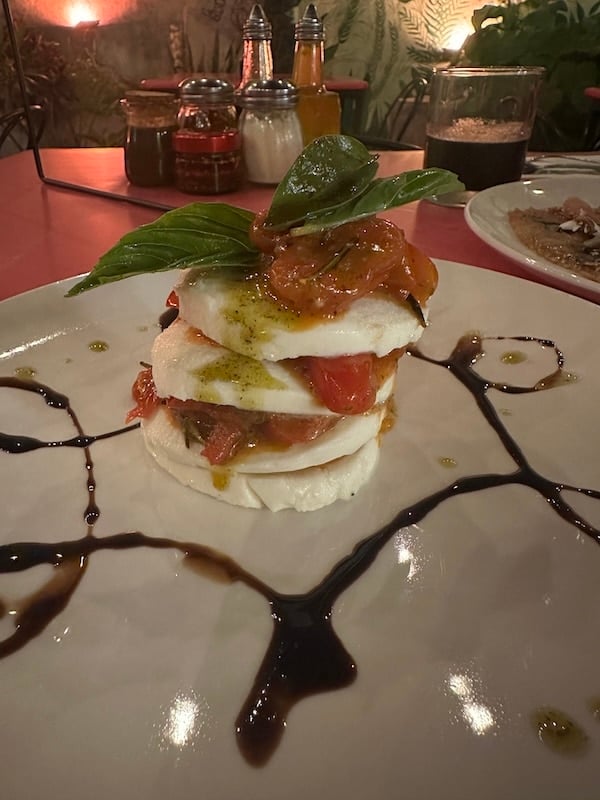 El caprese en el Brick oven. Foto de Michael Fluck