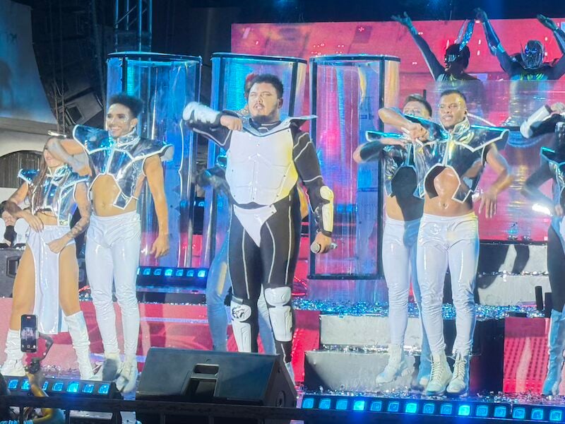 fotos de las actuaciones del concierto de la fiesta de cuadra del orgullo de vallarta