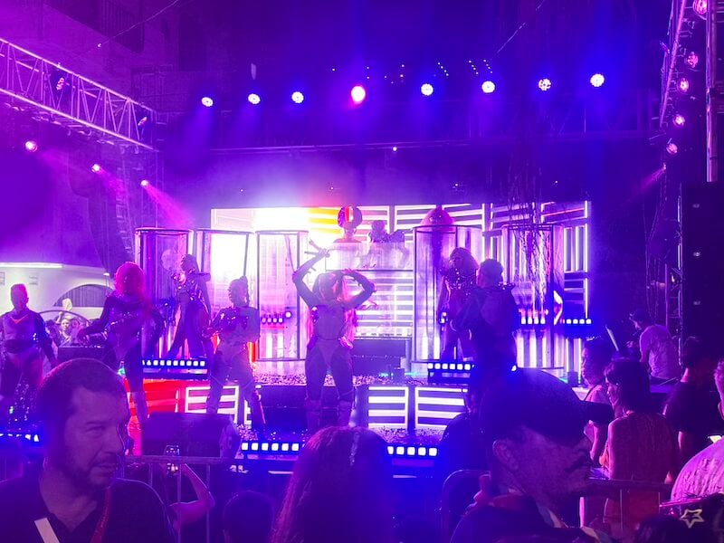 fotos de las actuaciones del concierto de la fiesta de cuadra del orgullo de vallarta