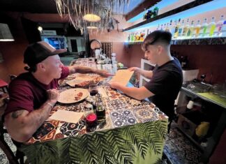 «The Brick Oven» revoluciona la gastronomía informal en Puerto Vallarta El horno de ladrillo, Diego