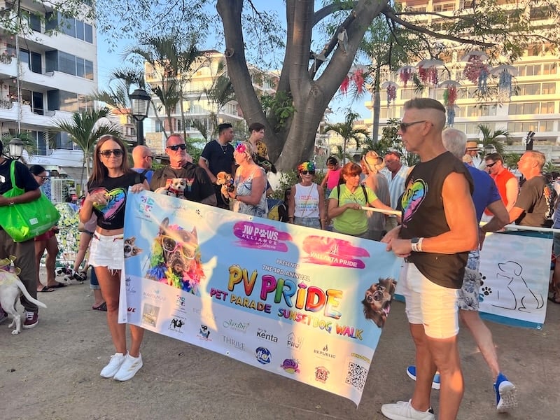 Jerry desfile del orgullo de mascotas