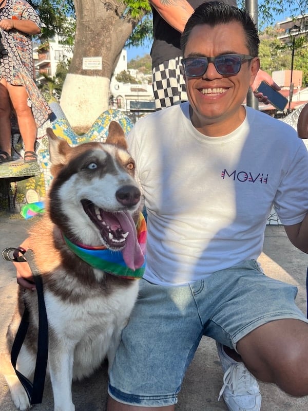 Jerry desfile del orgullo de mascotas