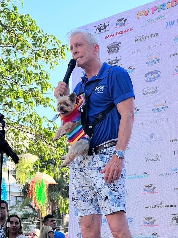 Jerry desfile del orgullo de mascotas