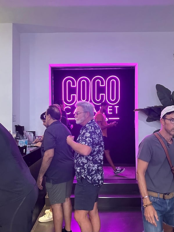 reunión social gay coco cabaret