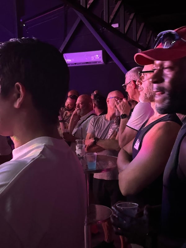 reunión social gay coco cabaret