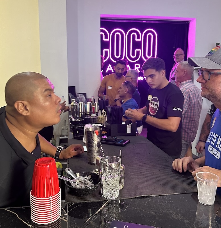 reunión social gay coco cabaret