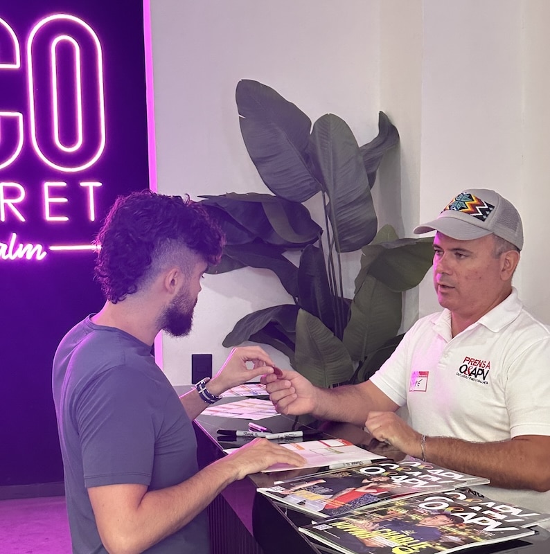 reunión social gay coco cabaret