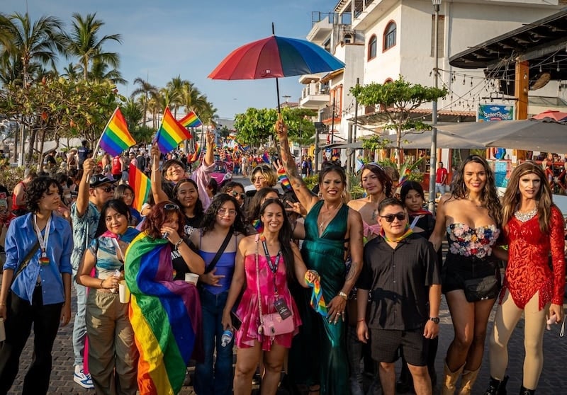 Como parte del desfile más grande en la historia de Vallarta Pride, la concejala Melissa Marlene Madero Plascencia fue honrada con el premio “Aliada LGBTQ+ del Año”