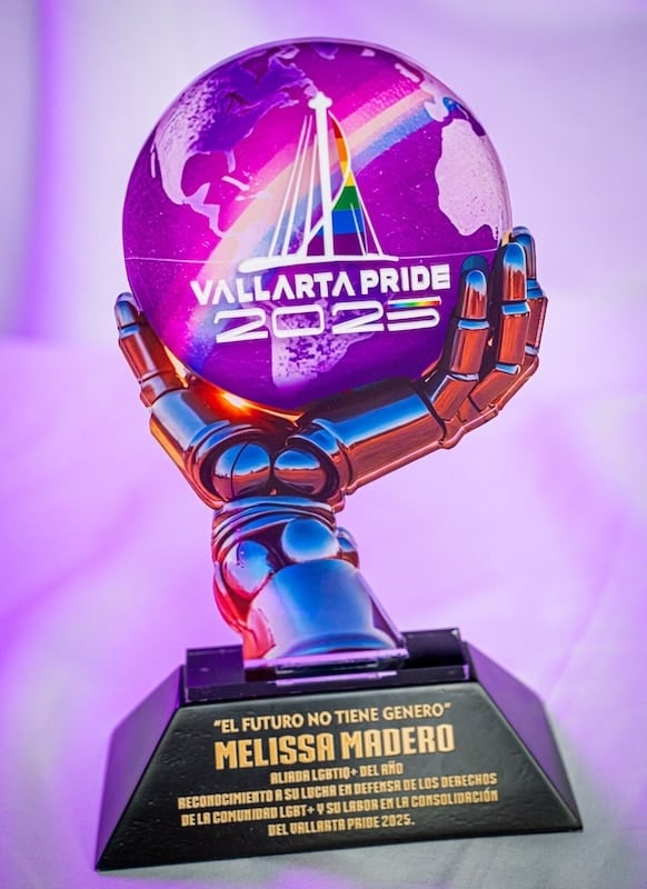 Como parte del desfile más grande en la historia de Vallarta Pride, la concejala Melissa Marlene Madero Plascencia fue honrada con el premio “Aliada LGBTQ+ del Año”
