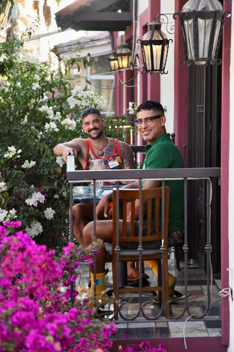 Encuentro gay en el restaurante Di Vino 4