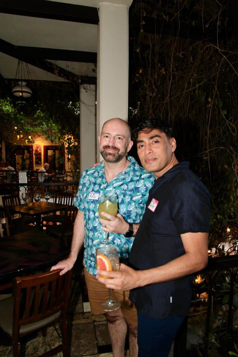 Encuentro gay en el restaurante Di Vino 8