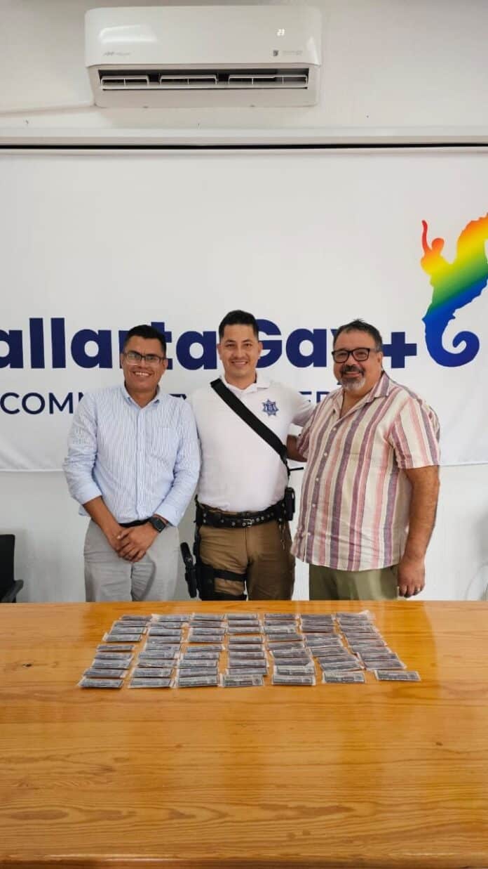 (left to right) Víctor Espíndola, president of MOVii, Police Commander José Daniel Hernández, and Pedro López, director of Vallarta Gay+ Community Center.  Photo Provided